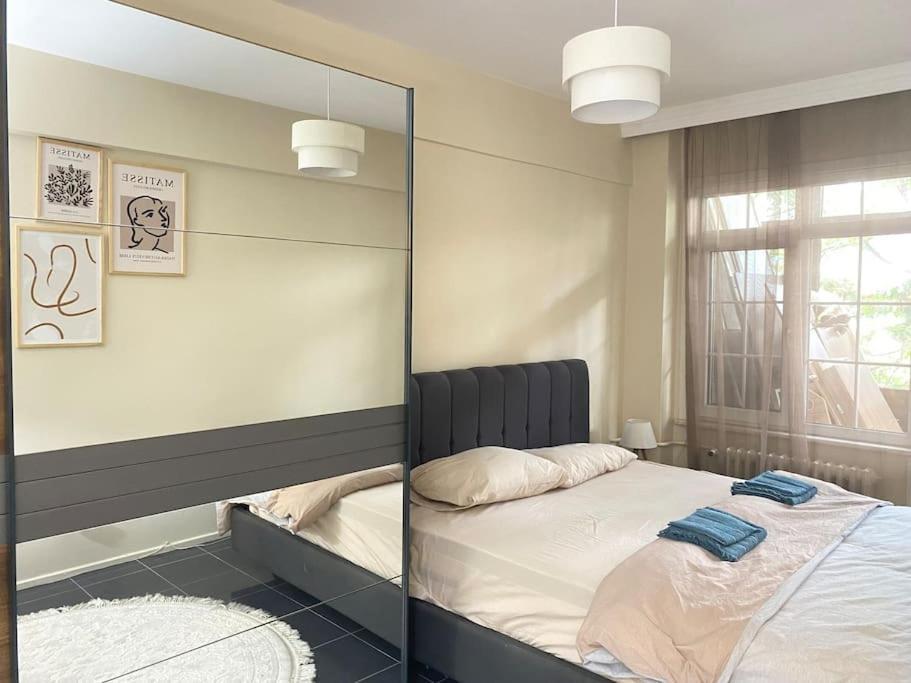 Comfy - Spacious Flat On The Kadikoey Seaside Leilighet Istanbul Eksteriør bilde