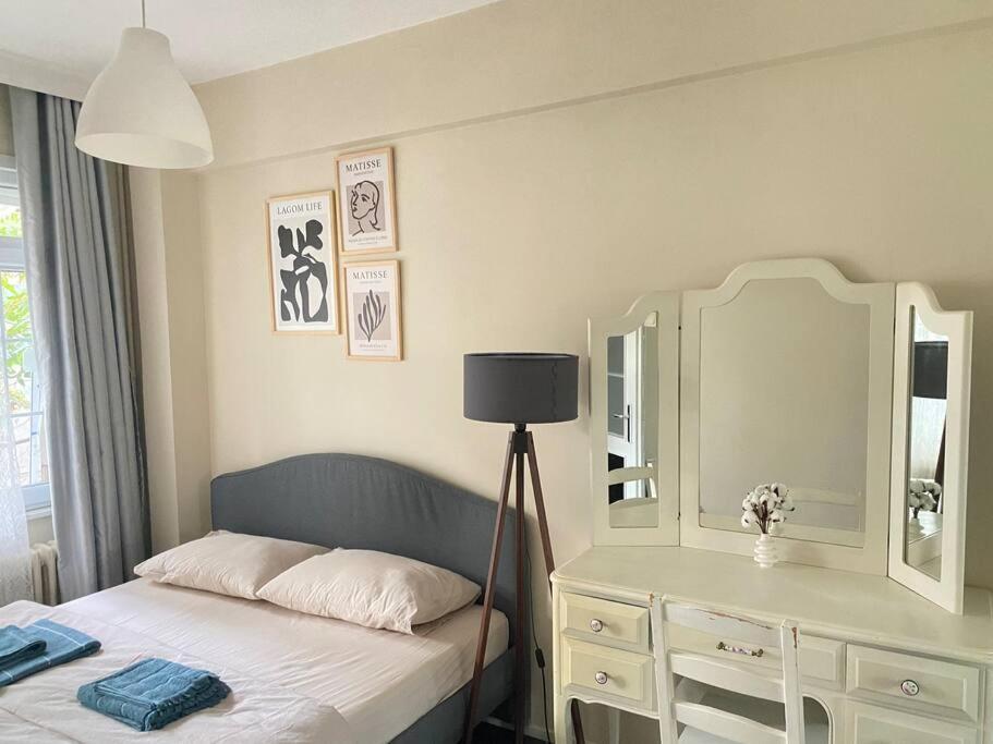 Comfy - Spacious Flat On The Kadikoey Seaside Leilighet Istanbul Eksteriør bilde