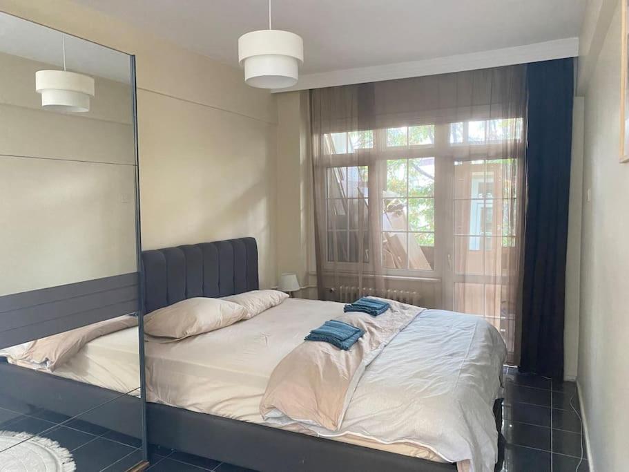 Comfy - Spacious Flat On The Kadikoey Seaside Leilighet Istanbul Eksteriør bilde