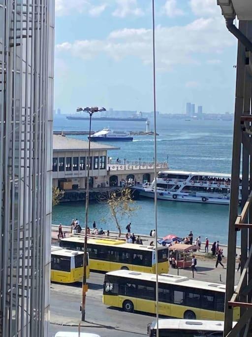 Comfy - Spacious Flat On The Kadikoey Seaside Leilighet Istanbul Eksteriør bilde