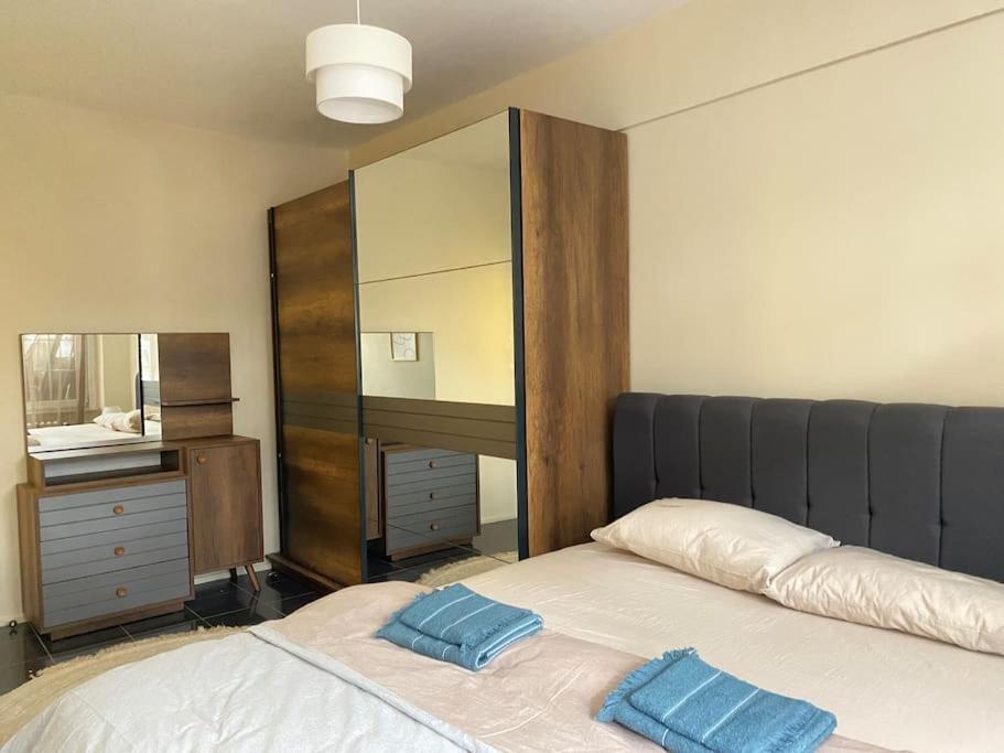 Comfy - Spacious Flat On The Kadikoey Seaside Leilighet Istanbul Eksteriør bilde